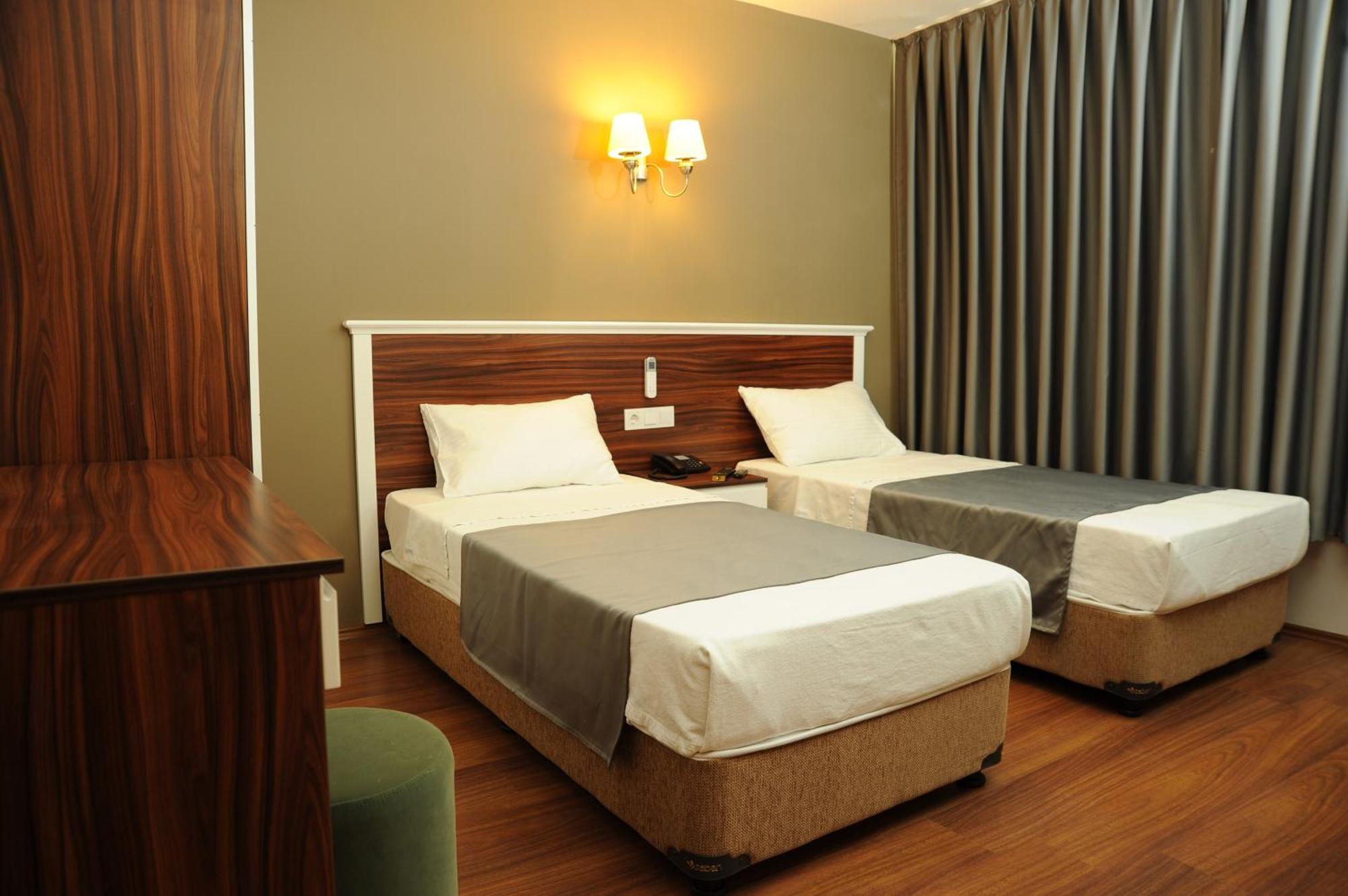 Deniz Palace Hotel Istanbul Exterior photo